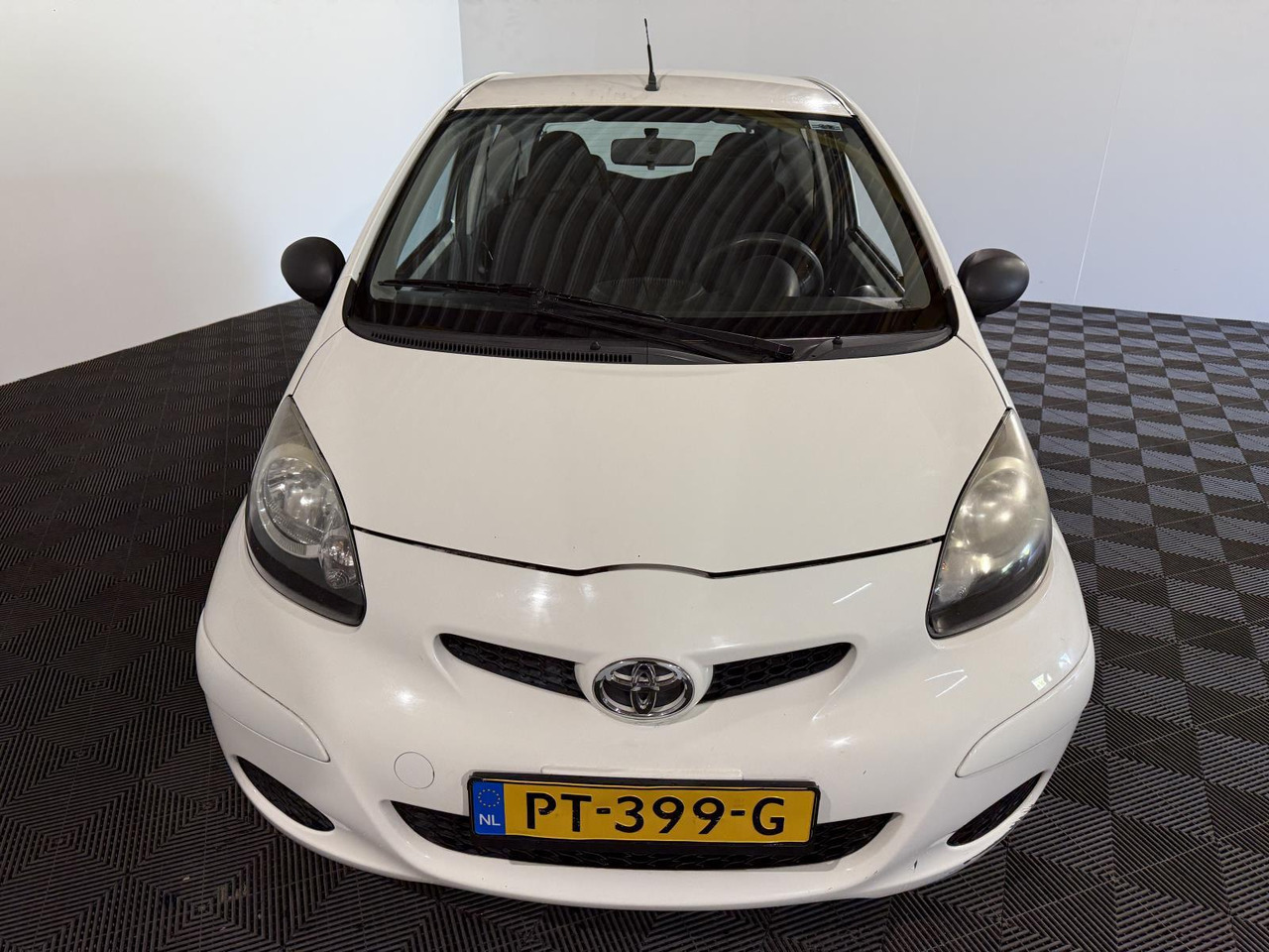 Toyota Aygo 1.0-12V Comfort PT-399-G 157.010 km - מכונית: תמונה 5 Toyota Aygo 1.0-12V Comfort PT-399-G 157.010 km - מכונית: תמונה 5