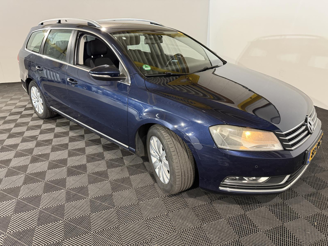 Volkswagen | Passat Variant | 1.6 TDI Comfortline BlueMotion | 2011 | 358.371 km | 87ZDG9 | Geen oordeel - מכונית: תמונה 3 Volkswagen | Passat Variant | 1.6 TDI Comfortline BlueMotion | 2011 | 358.371 km | 87ZDG9 | Geen oordeel - מכונית: תמונה 3