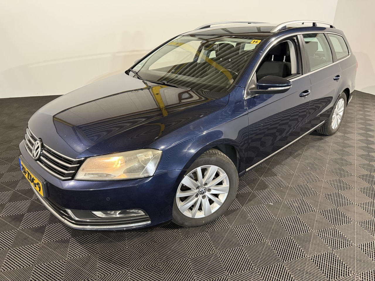 Volkswagen | Passat Variant | 1.6 TDI Comfortline BlueMotion | 2011 | 358.371 km | 87ZDG9 | Geen oordeel - מכונית: תמונה 1 Volkswagen | Passat Variant | 1.6 TDI Comfortline BlueMotion | 2011 | 358.371 km | 87ZDG9 | Geen oordeel - מכונית: תמונה 1