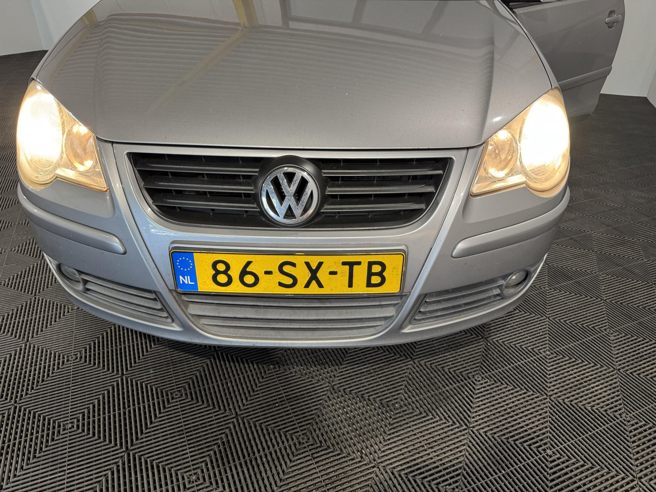 Volkswagen Polo 1.4-16V FSI Optive | 2006 | 222.720 km | 86-SX-TB - מכונות אחרות: תמונה 2 Volkswagen Polo 1.4-16V FSI Optive | 2006 | 222.720 km | 86-SX-TB - מכונות אחרות: תמונה 2