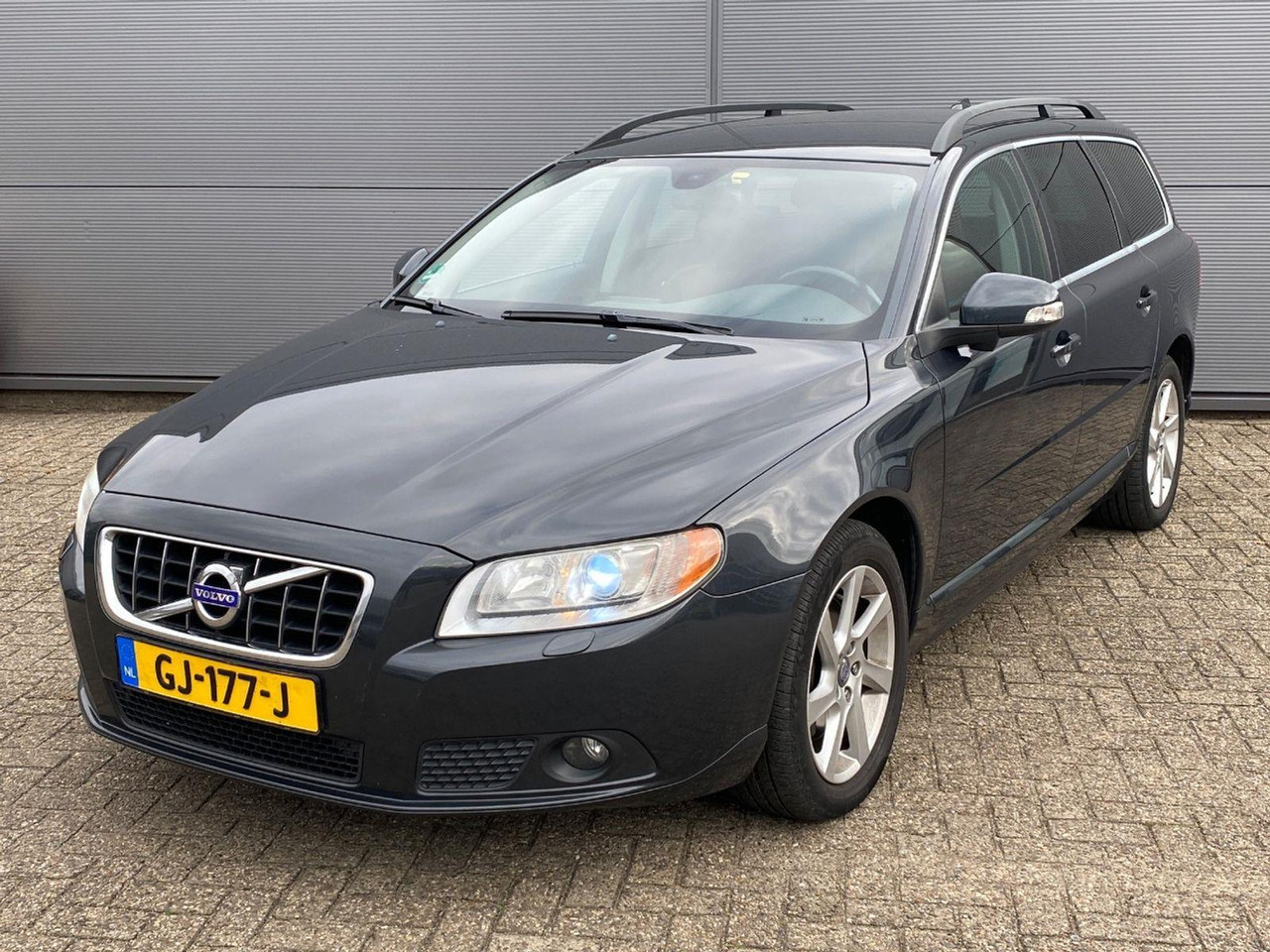 Volvo V70 2.0 D3 Summum | 2011 | 382.199 km | Automaat | GJ177J | NAP: Geen oordeel - מכונית: תמונה 1 Volvo V70 2.0 D3 Summum | 2011 | 382.199 km | Automaat | GJ177J | NAP: Geen oordeel - מכונית: תמונה 1