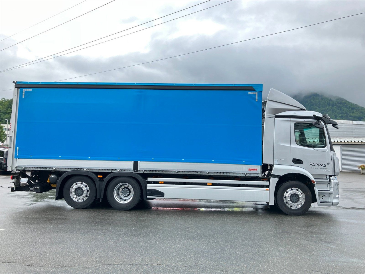 Mercedes-Benz eActros 400L 6x2 - משאית וילונות צד, משאית חשמלית: תמונה 1 Mercedes-Benz eActros 400L 6x2 - משאית וילונות צד, משאית חשמלית: תמונה 1