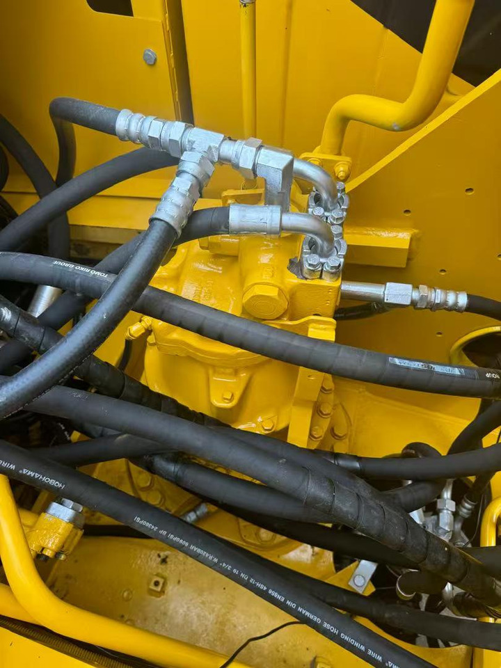 KOMATSU PC220 - מחפר סורק: תמונה 5 KOMATSU PC220 - מחפר סורק: תמונה 5