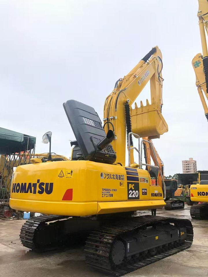 Komatsu PC220-8 - מחפר סורק: תמונה 1 Komatsu PC220-8 - מחפר סורק: תמונה 1