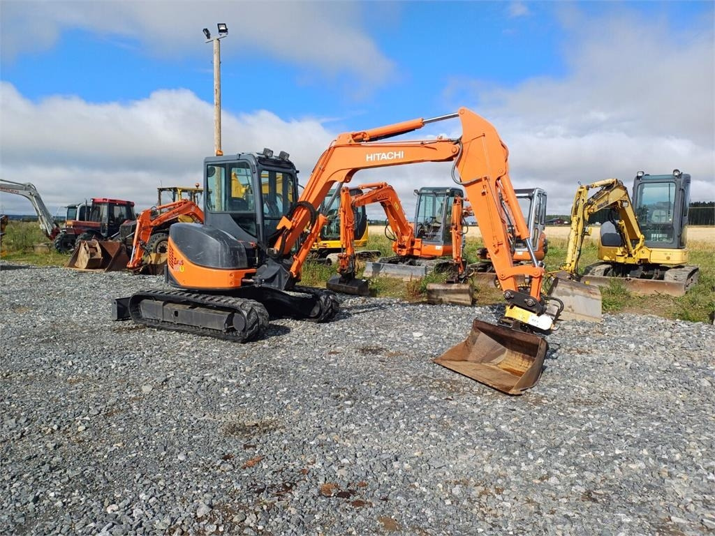 Hitachi ZX50u Engcon pyörittäjällä - מיני מחפר: תמונה 5 Hitachi ZX50u Engcon pyörittäjällä - מיני מחפר: תמונה 5