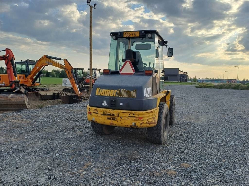 Kramer 420 series 2 Kauha +Piikit - מעמיס גלגלים: תמונה 4 Kramer 420 series 2 Kauha +Piikit - מעמיס גלגלים: תמונה 4