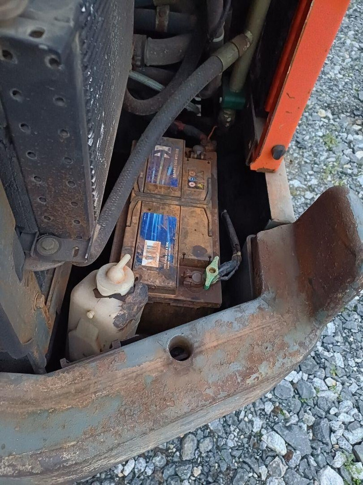 מיני מחפר Pel-Job EB406 rautateloilla. Kolme kauhaa: תמונה 10