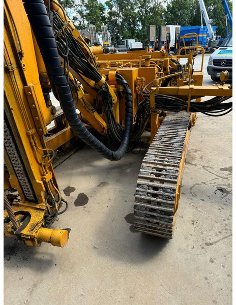 Klemm KR 805 DS - אסדת קידוח: תמונה 3 Klemm KR 805 DS - אסדת קידוח: תמונה 3