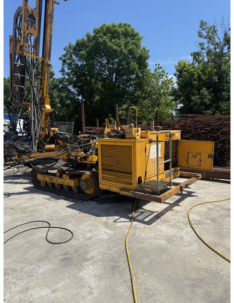 Klemm KR802 - אסדת קידוח: תמונה 1 Klemm KR802 - אסדת קידוח: תמונה 1