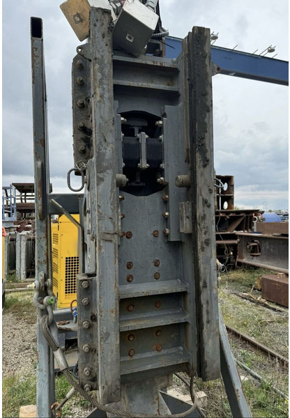 Liebherr Vibro Hammer - פטיש הידרולי עבור מכונת בנייה: תמונה 2 Liebherr Vibro Hammer - פטיש הידרולי עבור מכונת בנייה: תמונה 2