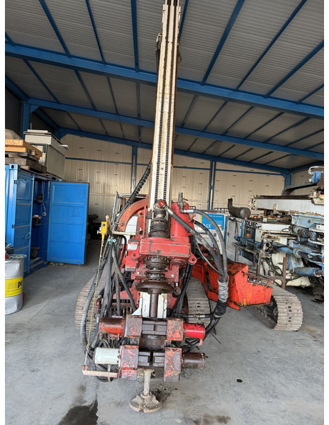 Soilmec SM305 - אסדת קידוח: תמונה 1 Soilmec SM305 - אסדת קידוח: תמונה 1