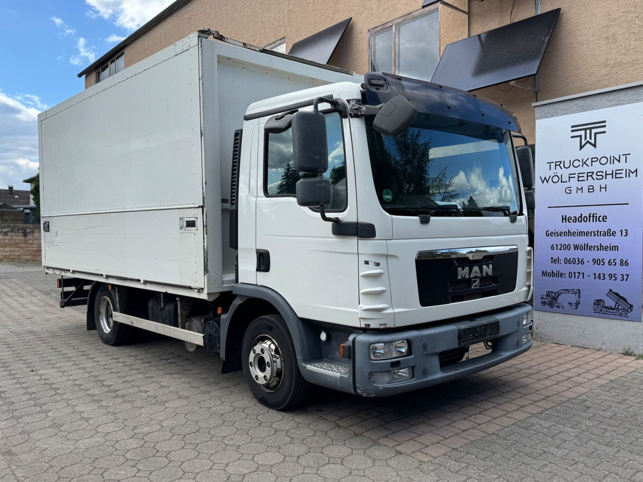 MAN TGL 8.180/2xAHK/Zertifikat/Schwenkwand - משאית משקאות: תמונה 1 MAN TGL 8.180/2xAHK/Zertifikat/Schwenkwand - משאית משקאות: תמונה 1