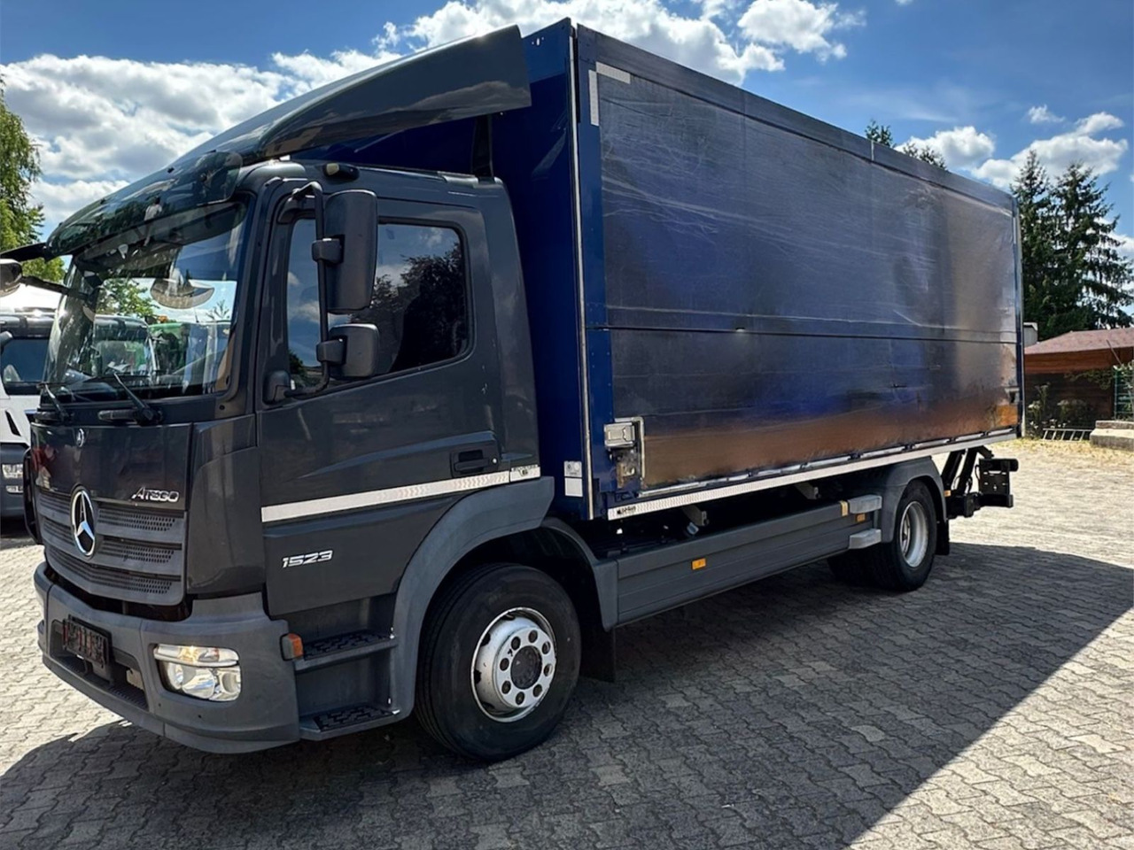 Mercedes-Benz Atego 1523/Klima/LBW/GT-Zertifiziert/2xAHK - משאית משקאות: תמונה 2 Mercedes-Benz Atego 1523/Klima/LBW/GT-Zertifiziert/2xAHK - משאית משקאות: תמונה 2
