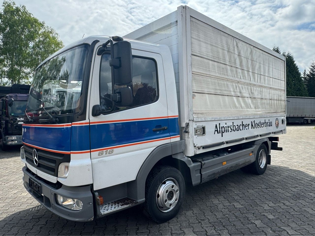 Mercedes-Benz Atego 818/Roll-Plane/Tüv-Neu/1xAHK-Maul/ - משאית משקאות: תמונה 2 Mercedes-Benz Atego 818/Roll-Plane/Tüv-Neu/1xAHK-Maul/ - משאית משקאות: תמונה 2