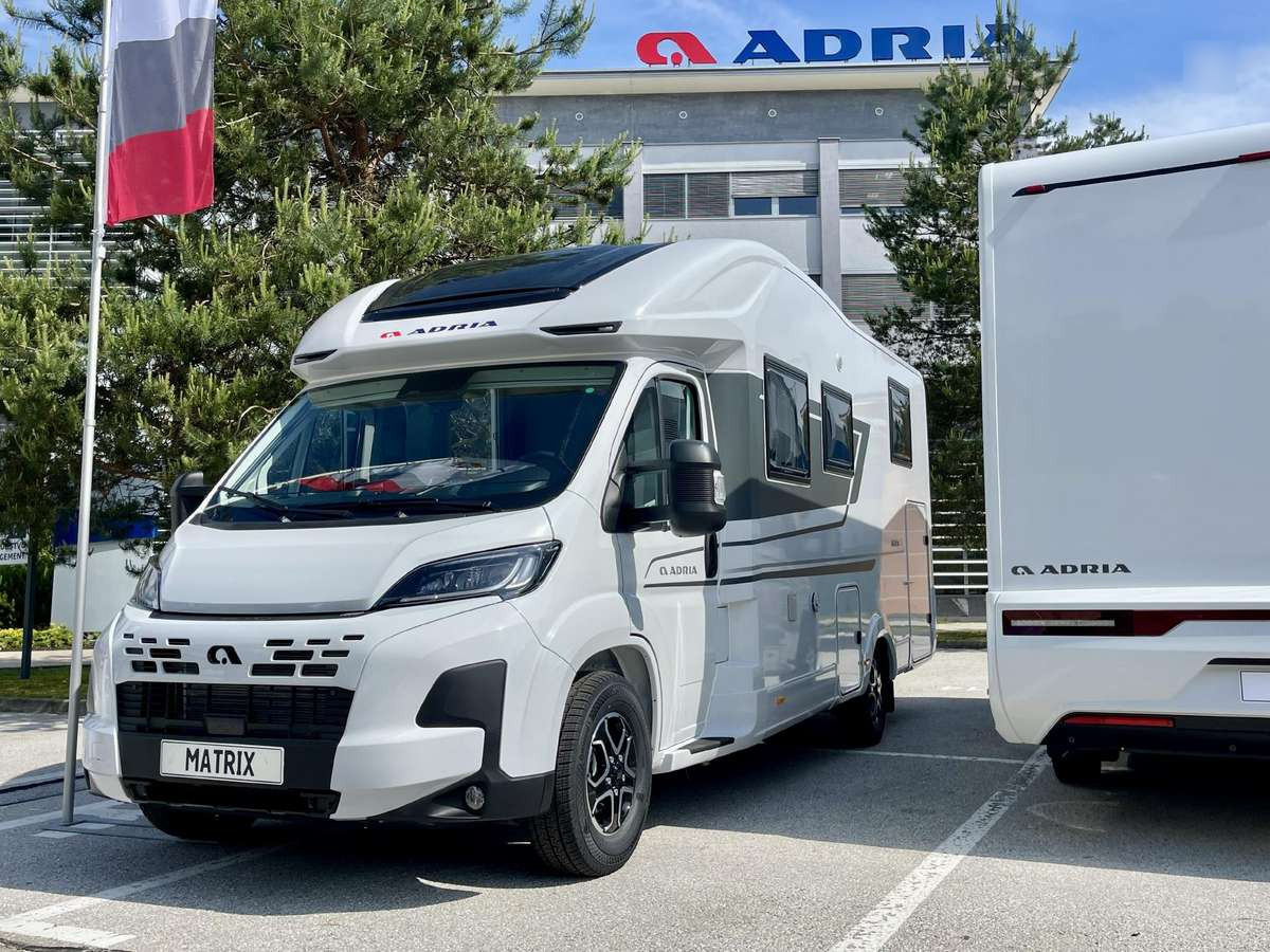 ADRIA Matrix 650 SL - רכב ממונע חצי-משולב: תמונה 2 ADRIA Matrix 650 SL - רכב ממונע חצי-משולב: תמונה 2
