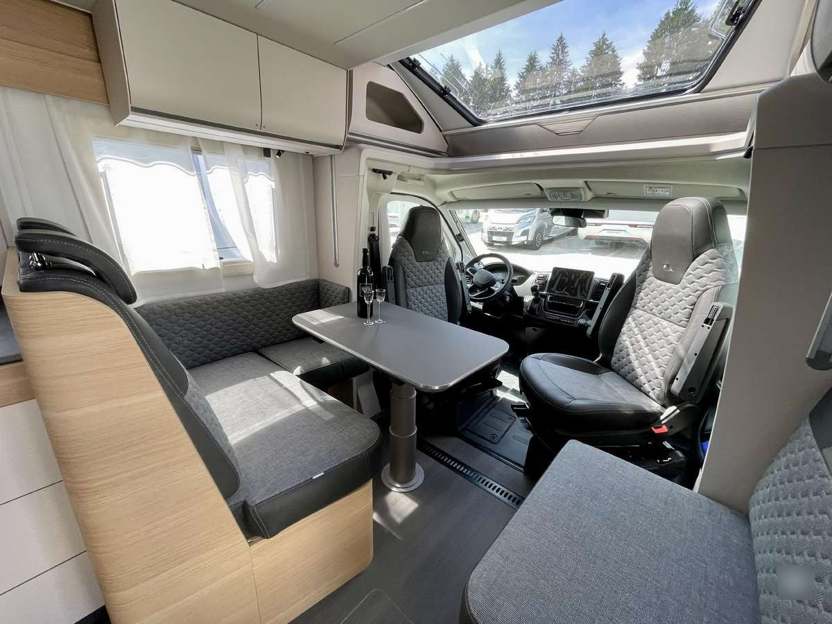 ADRIA Matrix 650 SL - רכב ממונע חצי-משולב: תמונה 5 ADRIA Matrix 650 SL - רכב ממונע חצי-משולב: תמונה 5