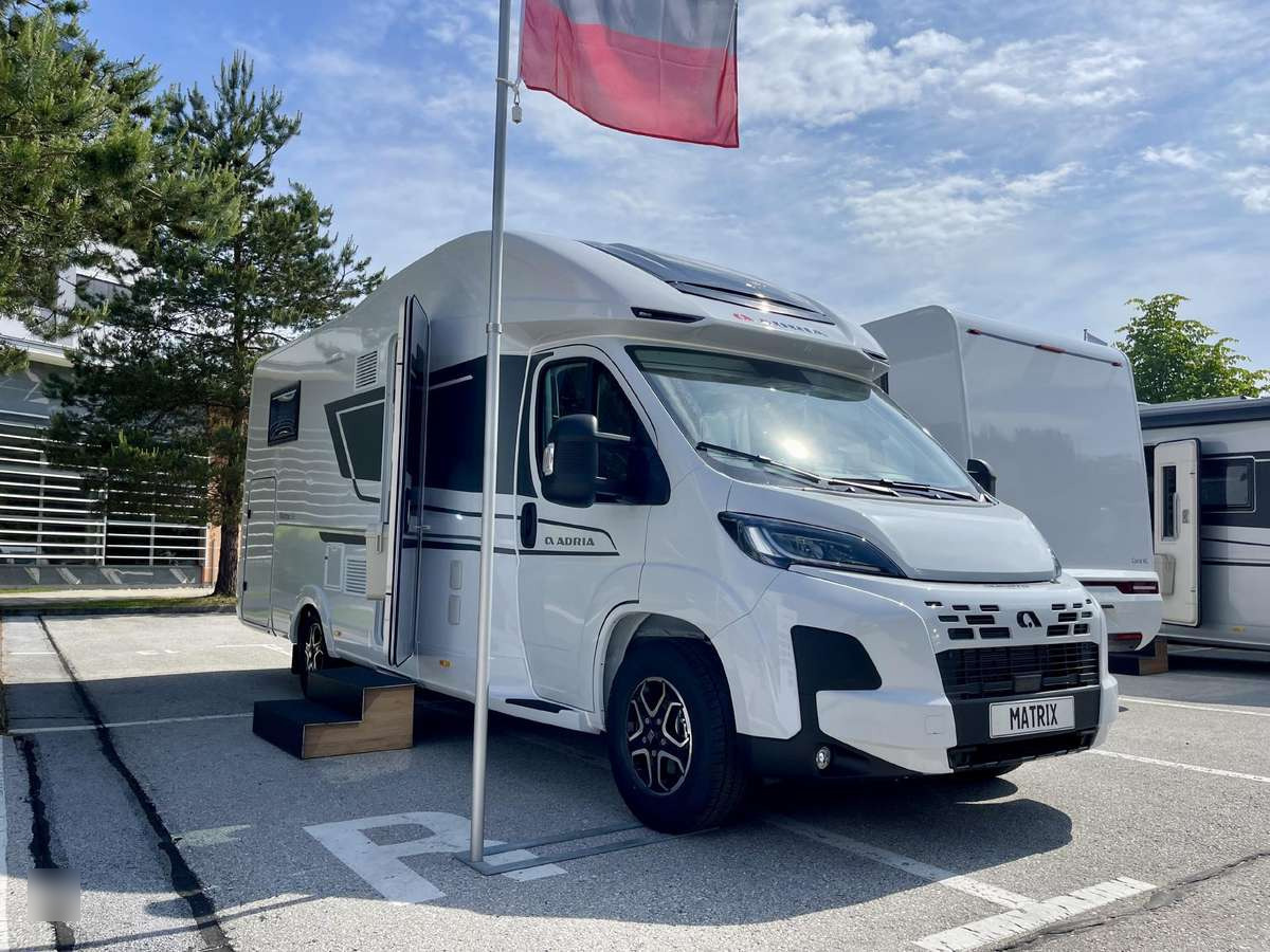 ADRIA Matrix 650 SL - רכב ממונע חצי-משולב: תמונה 3 ADRIA Matrix 650 SL - רכב ממונע חצי-משולב: תמונה 3