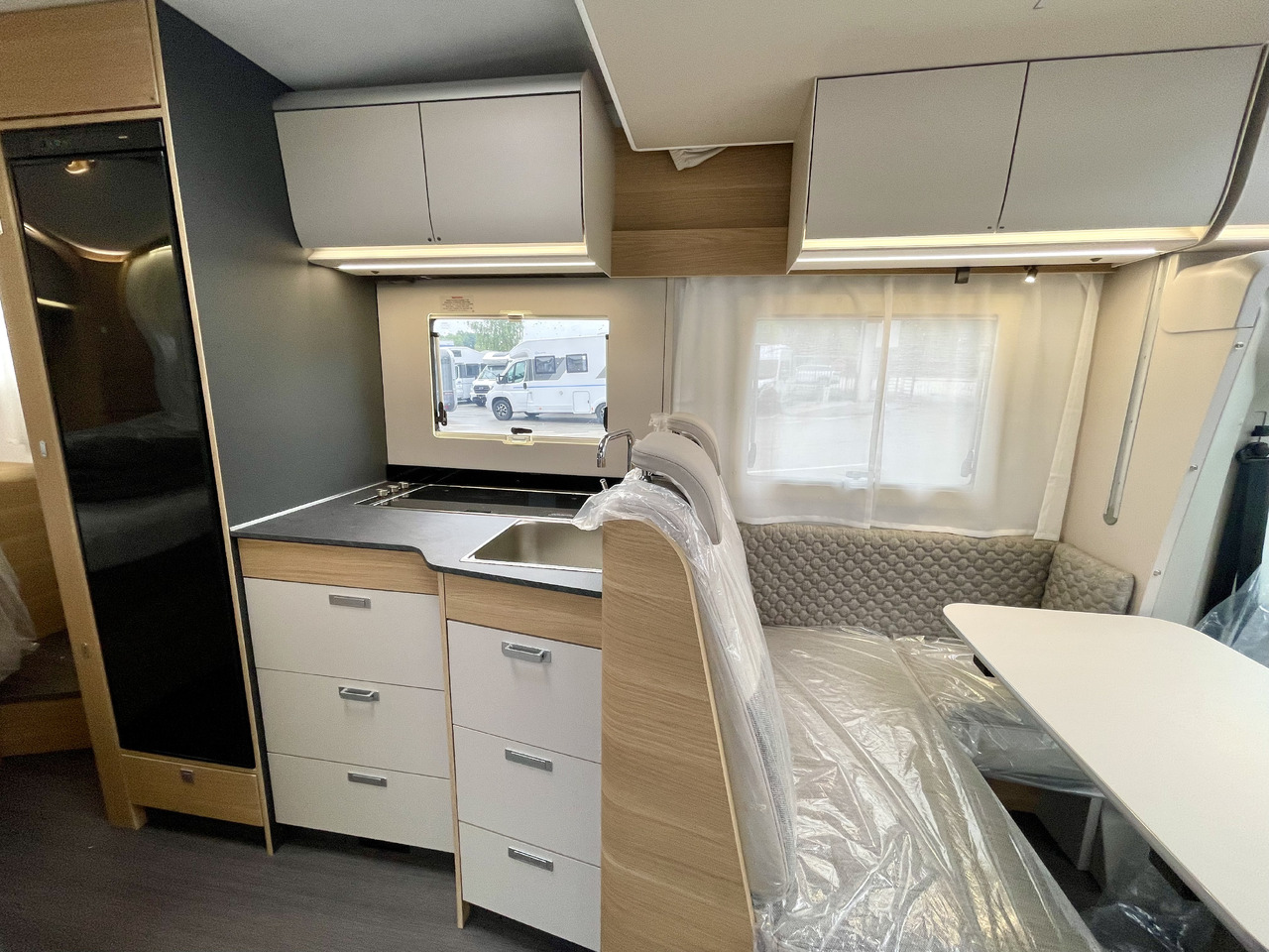 חָדָשׁ רכב ממונע חצי-משולב ADRIA Matrix axess 650 SC: תמונה 6