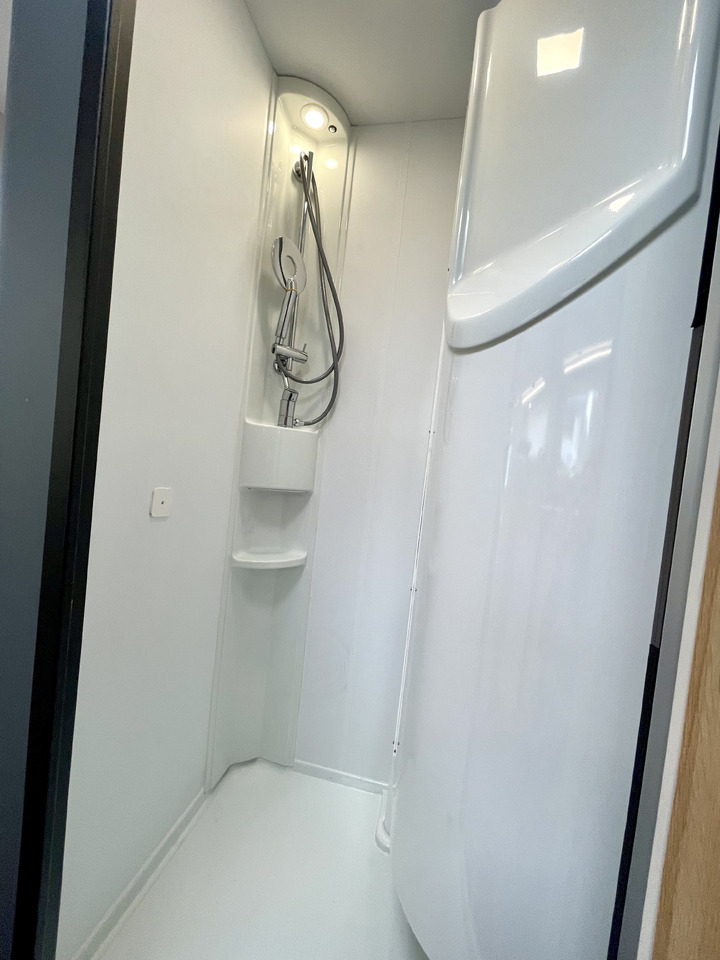 חָדָשׁ רכב ממונע חצי-משולב ADRIA Matrix axess 650 SC: תמונה 18