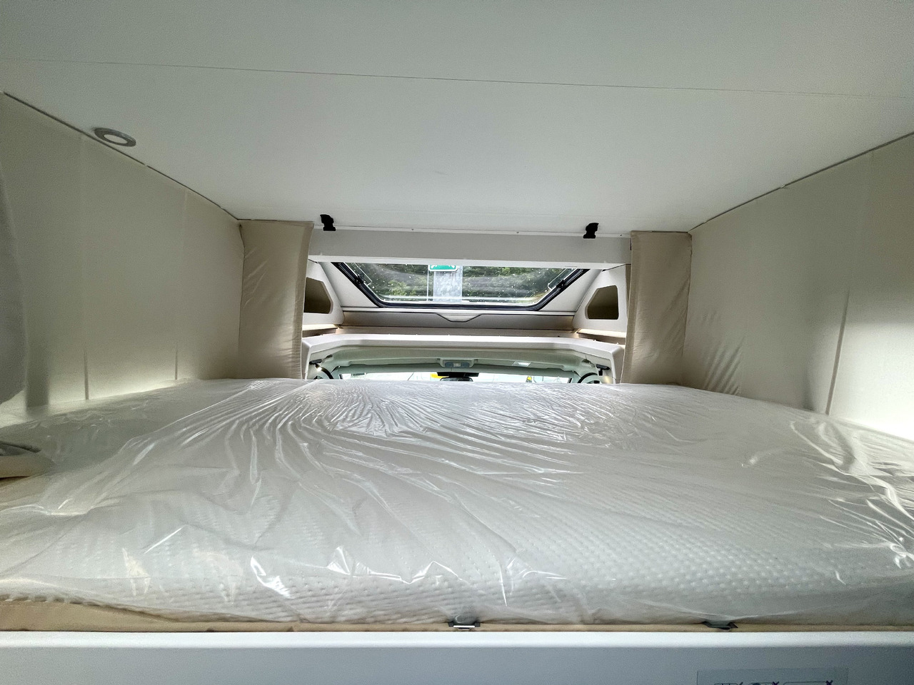 חָדָשׁ רכב ממונע חצי-משולב ADRIA Matrix axess 650 SC: תמונה 16