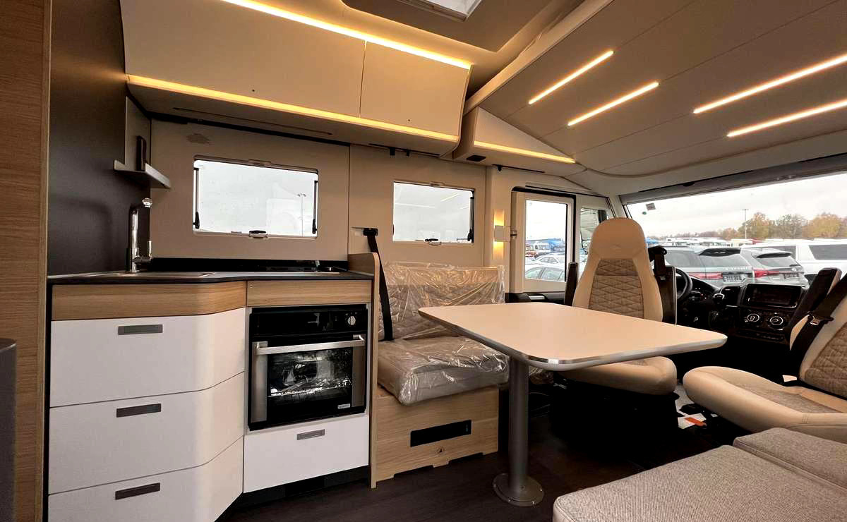 ADRIA Sonic 700DC - רכב ממונע משולב: תמונה 3 ADRIA Sonic 700DC - רכב ממונע משולב: תמונה 3