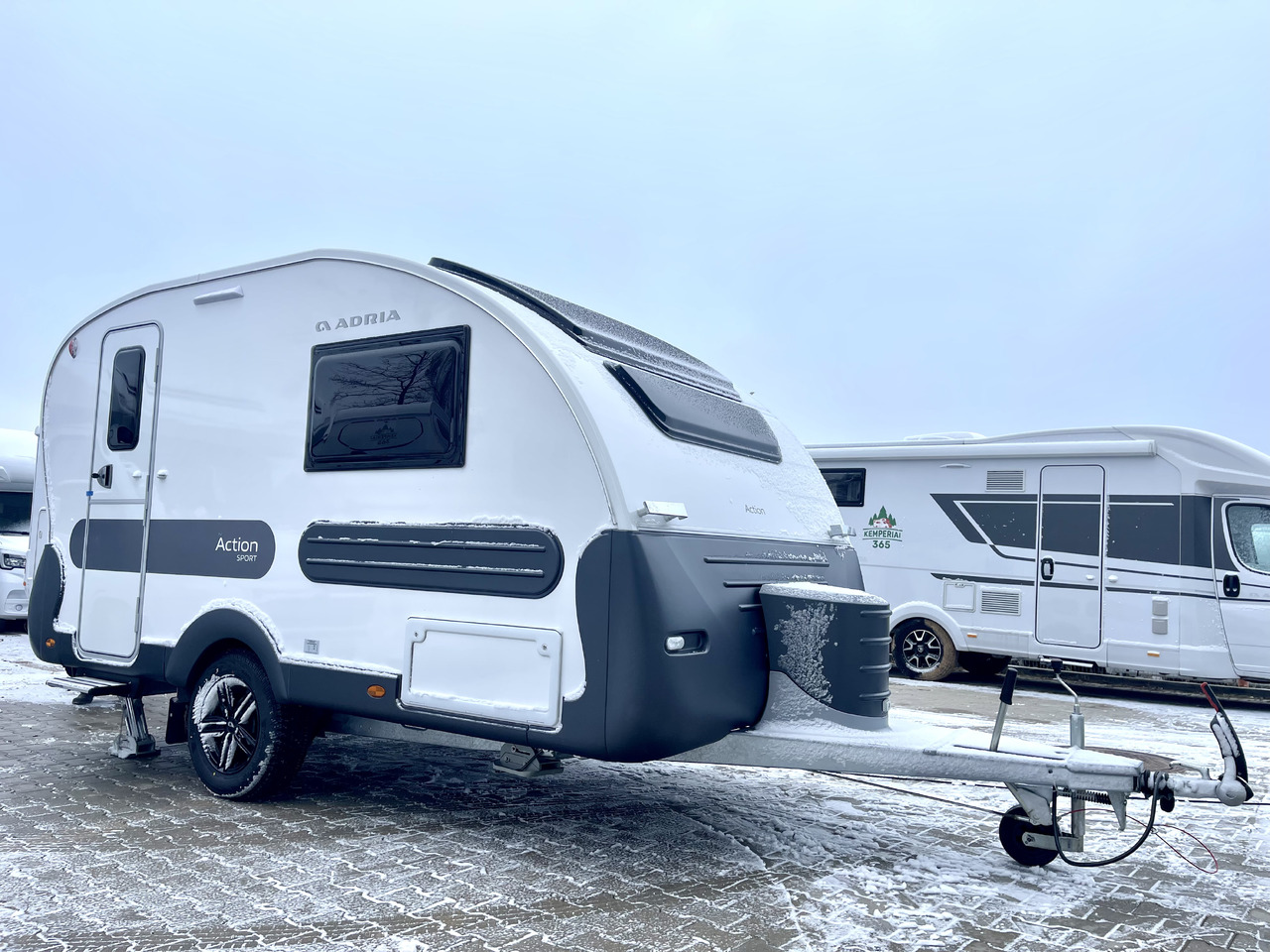 Adria Action Sport - קרוואן נגרר: תמונה 2 Adria Action Sport - קרוואן נגרר: תמונה 2