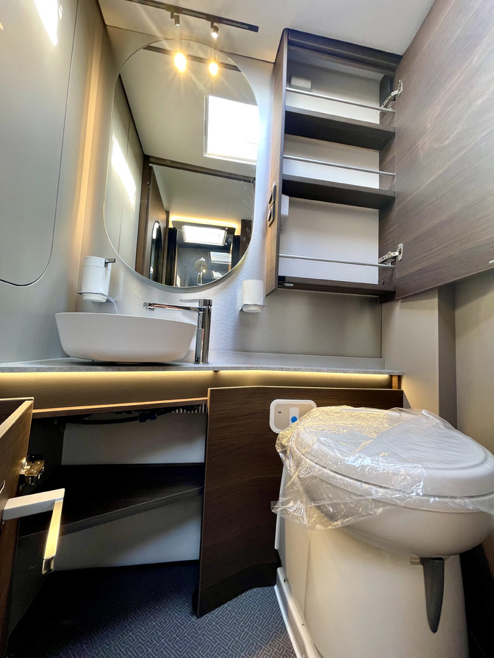 הַחכָּרָה Adria Super Sonic 890 LC Adria Super Sonic 890 LC: תמונה 10 הַחכָּרָה Adria Super Sonic 890 LC Adria Super Sonic 890 LC: תמונה 10