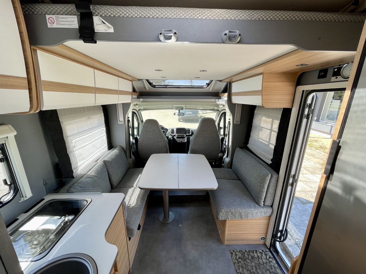 רכב ממונע חצי-משולב DETHLEFFS T7052 DBL: תמונה 6