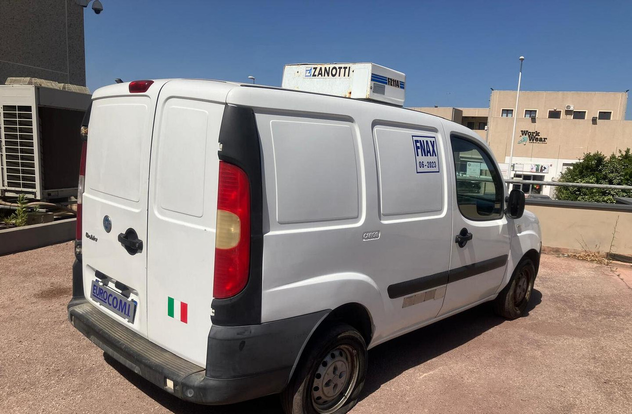 DOBLO' CON COIBENTAZIONE E GRUPPO FRIGO - כלי רכב מסחרי לקירור: תמונה 5 DOBLO' CON COIBENTAZIONE E GRUPPO FRIGO - כלי רכב מסחרי לקירור: תמונה 5