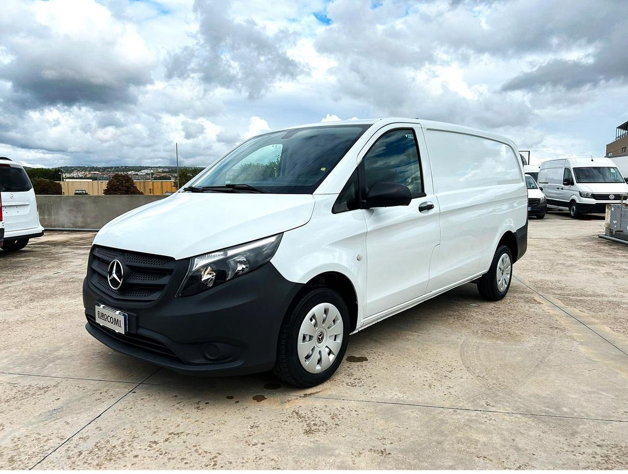 Mercedes Benz Vito 111 Furgone Long - כלי רכב מסחרי עם לוח: תמונה 1 Mercedes Benz Vito 111 Furgone Long - כלי רכב מסחרי עם לוח: תמונה 1