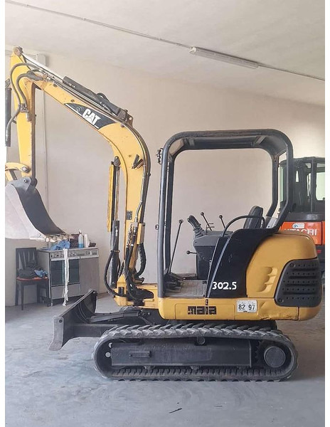 Caterpillar 302.5 - מיני מחפר: תמונה 3 Caterpillar 302.5 - מיני מחפר: תמונה 3