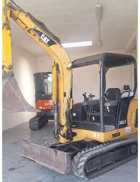 Caterpillar 302.5 - מיני מחפר: תמונה 2 Caterpillar 302.5 - מיני מחפר: תמונה 2