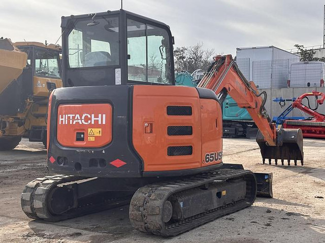 Hitachi ZX65USB - מיני מחפר: תמונה 4 Hitachi ZX65USB - מיני מחפר: תמונה 4