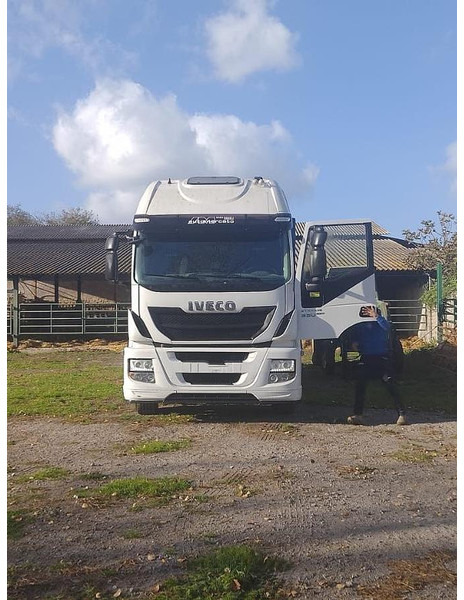 Iveco STRALIS 330 EEV - סמיטריילר צד נופל/ שטוח: תמונה 3 Iveco STRALIS 330 EEV - סמיטריילר צד נופל/ שטוח: תמונה 3