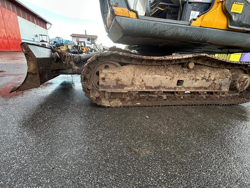 מיני מחפר JCB JS70: תמונה 11