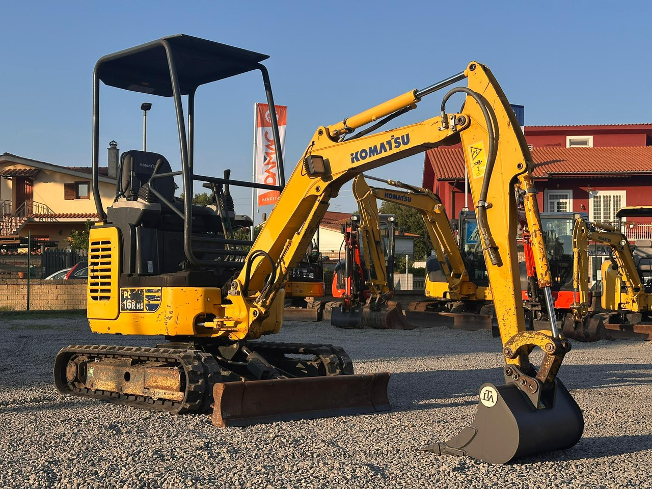 KOMATSU PC16R-3HS - מיני מחפר: תמונה 1 KOMATSU PC16R-3HS - מיני מחפר: תמונה 1