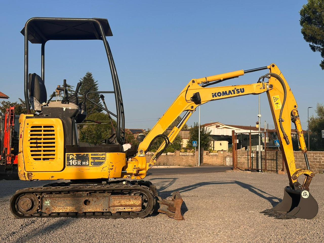 KOMATSU PC16R-3HS - מיני מחפר: תמונה 2 KOMATSU PC16R-3HS - מיני מחפר: תמונה 2