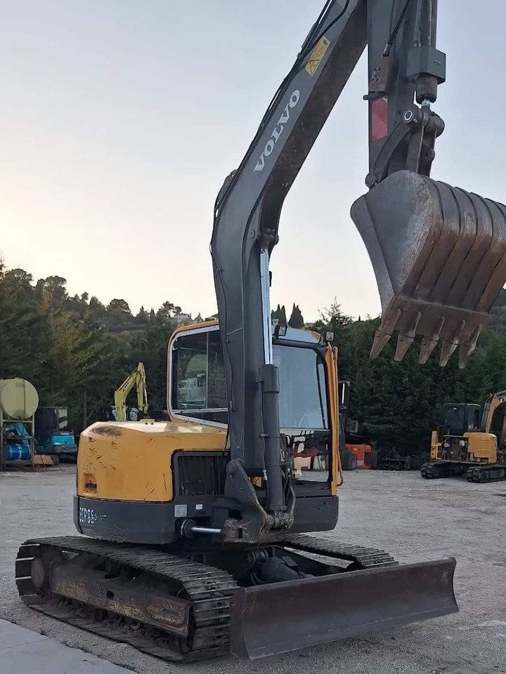 VOLVO ECR88 PLUS - מיני מחפר: תמונה 1 VOLVO ECR88 PLUS - מיני מחפר: תמונה 1