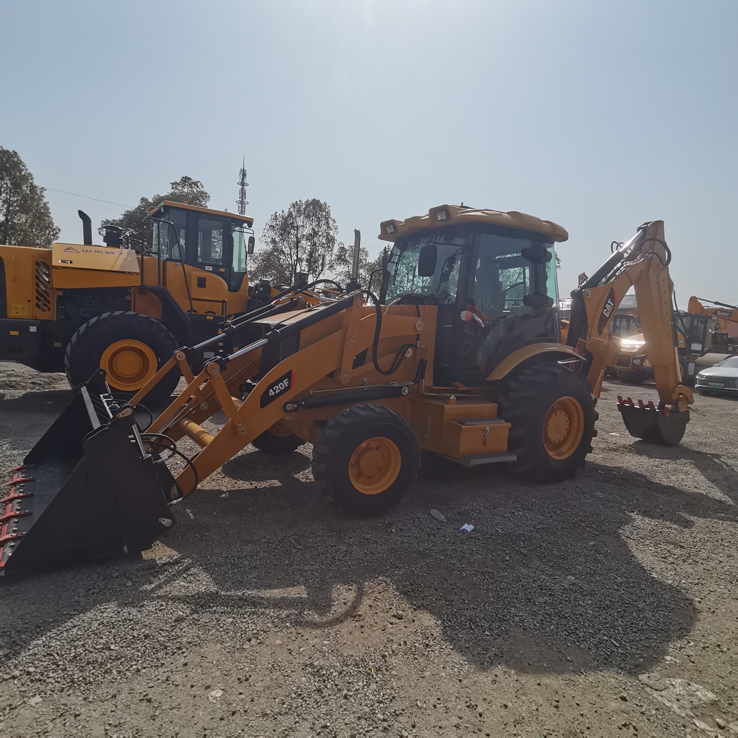 חָדָשׁ מחפרון CATERPILLAR 420F: תמונה 16