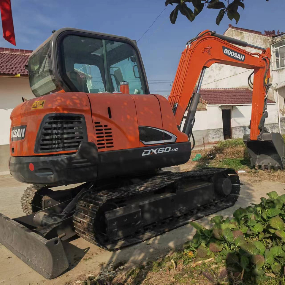 DOOSAN DX60 - מיני מחפר: תמונה 5 DOOSAN DX60 - מיני מחפר: תמונה 5
