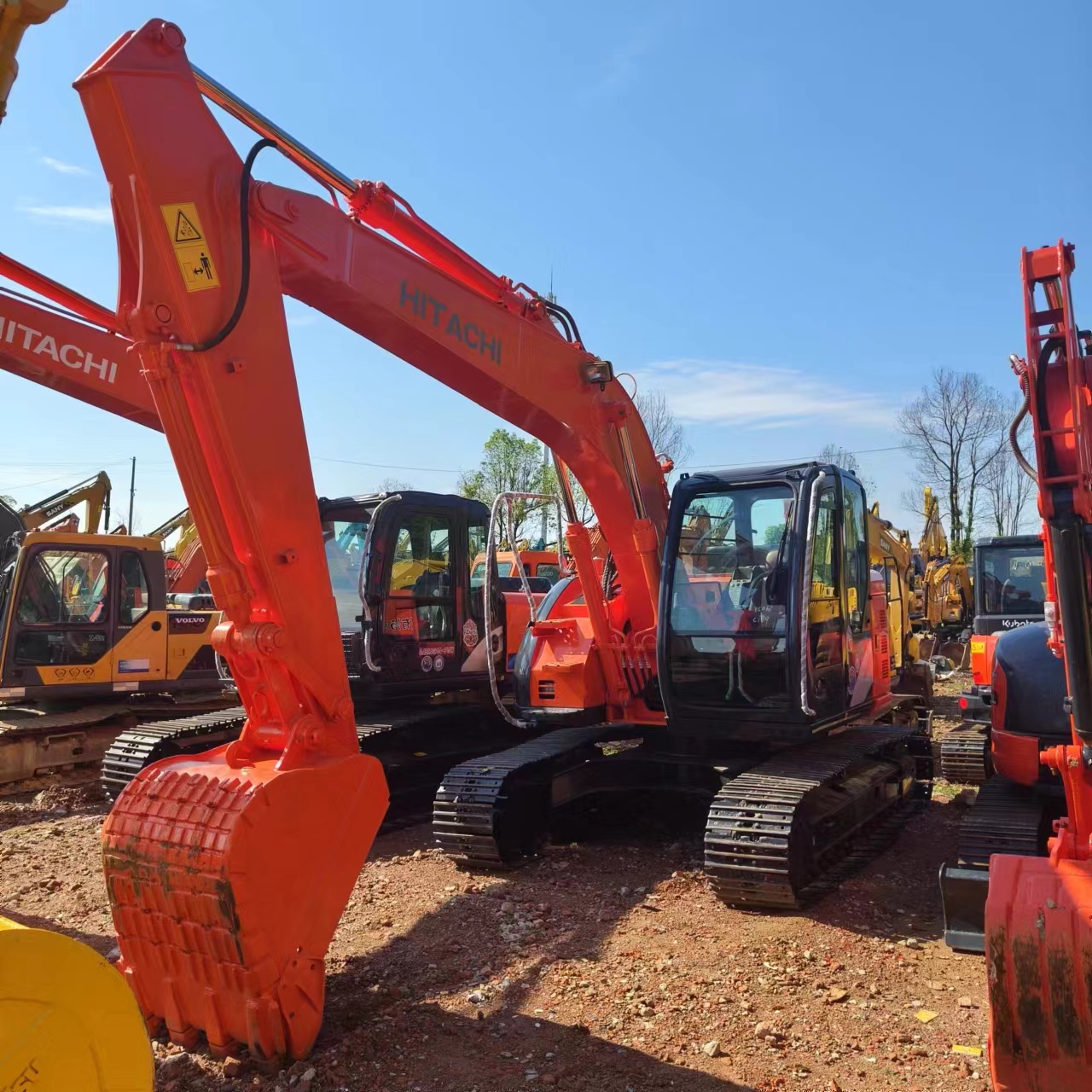 HITACHI ZX135 - מחפר סורק: תמונה 1 HITACHI ZX135 - מחפר סורק: תמונה 1