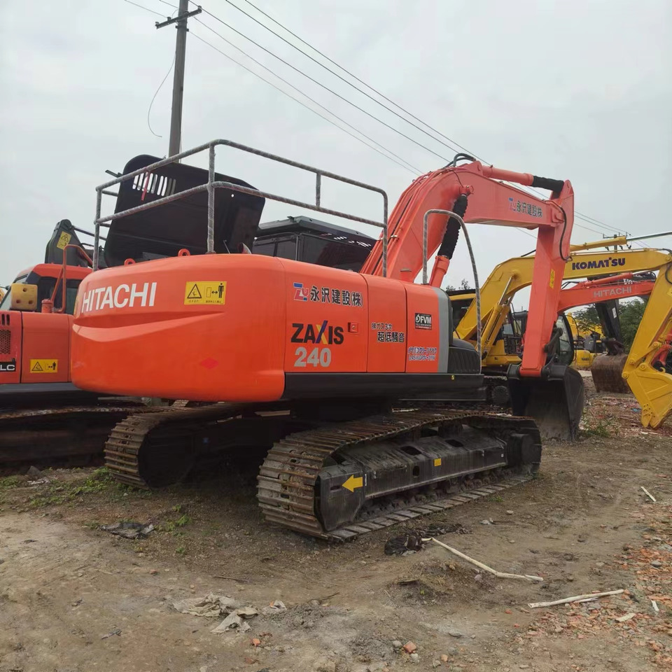 HITACHI ZX240 - מחפר סורק: תמונה 3 HITACHI ZX240 - מחפר סורק: תמונה 3