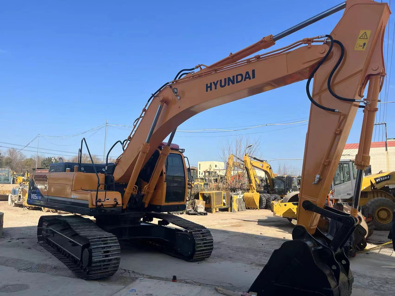 Hyundai 305 - מחפר סורק: תמונה 2 Hyundai 305 - מחפר סורק: תמונה 2