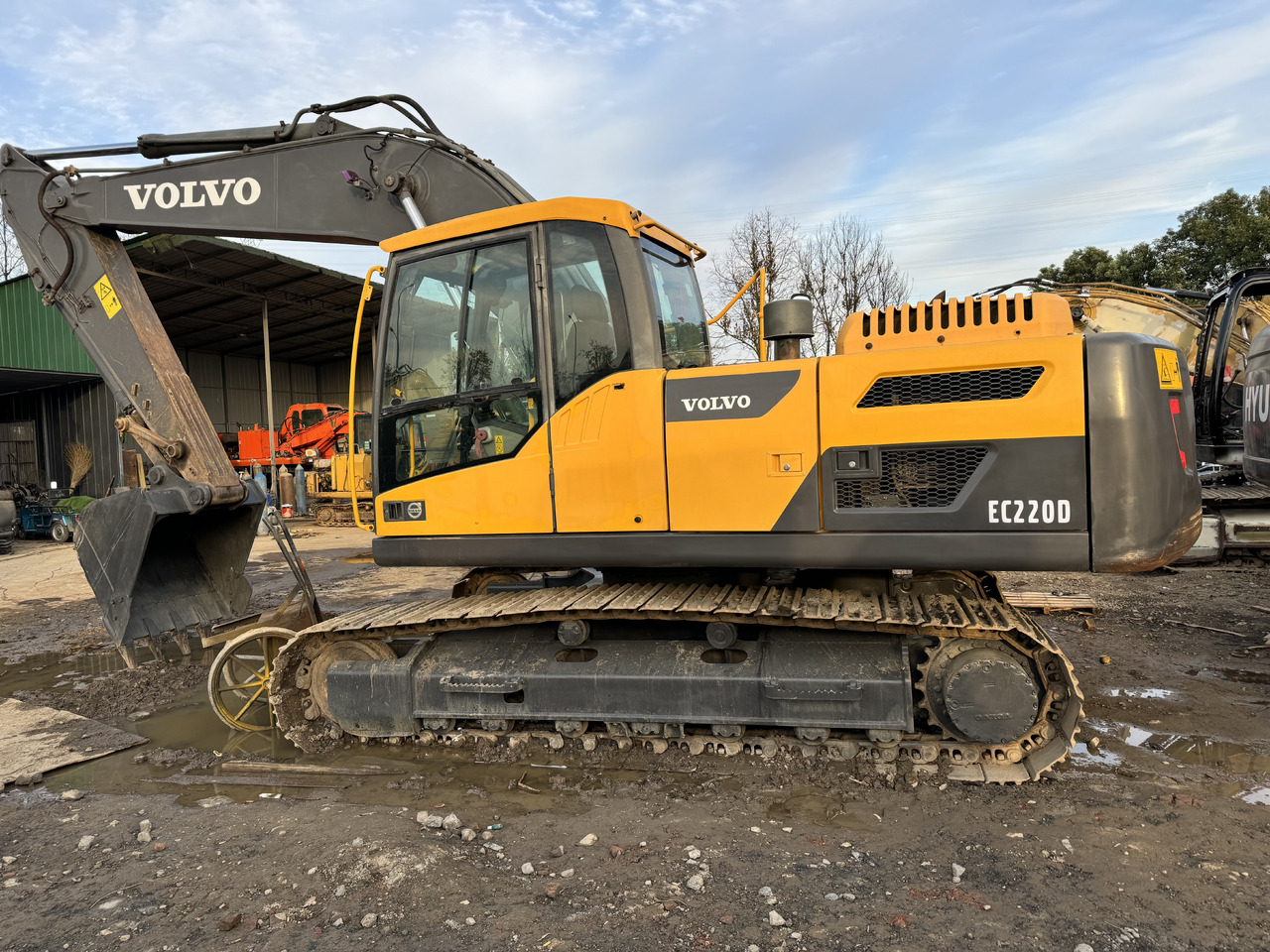 VOLVO EC220D - מחפר סורק: תמונה 2 VOLVO EC220D - מחפר סורק: תמונה 2