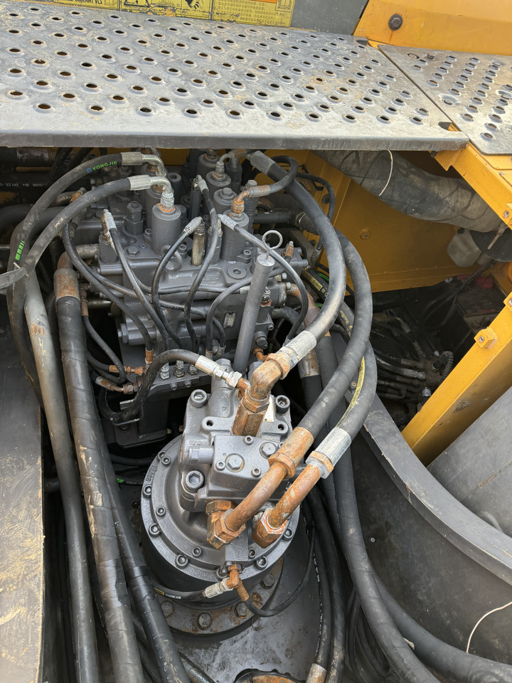 VOLVO EC220D - מחפר סורק: תמונה 4 VOLVO EC220D - מחפר סורק: תמונה 4
