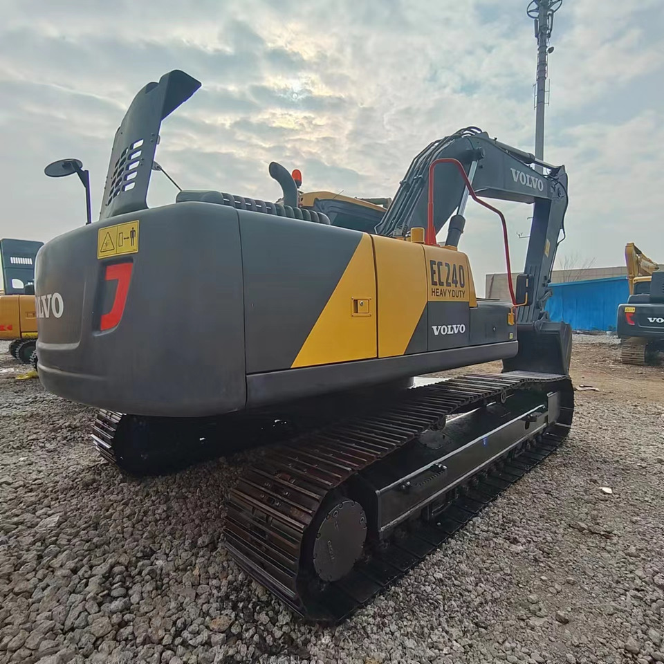 מחפר סורק VOLVO EC240: תמונה 10