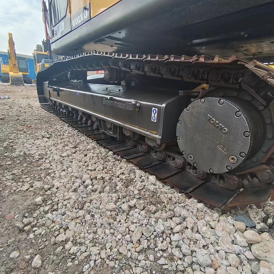 מחפר סורק VOLVO EC240: תמונה 17