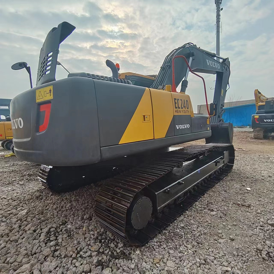 מחפר סורק VOLVO EC240: תמונה 6