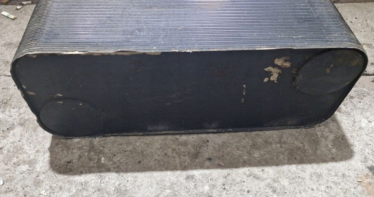 06250330600 Volvo - מקרר שמן עבור משאית: תמונה 3 06250330600 Volvo - מקרר שמן עבור משאית: תמונה 3