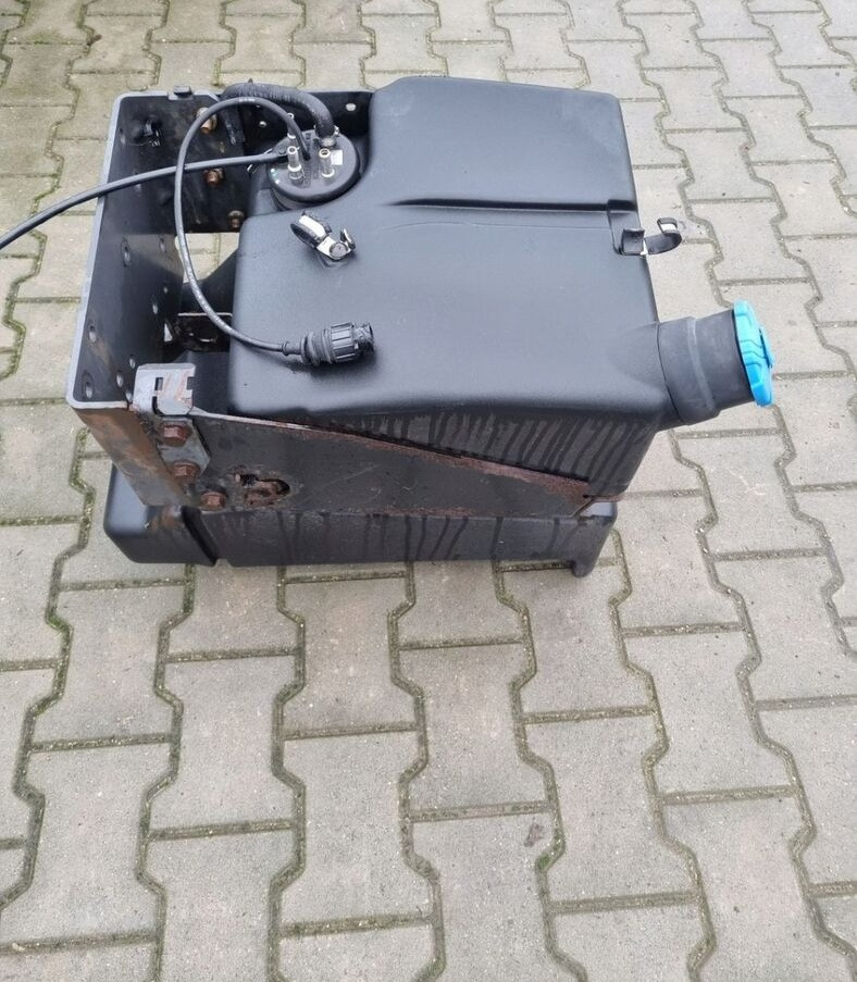 82169359 Renault MIDLUM PREMIUM DXI 5 7 VOLVO FL FE - מכל AdBlue עבור משאית: תמונה 1 82169359 Renault MIDLUM PREMIUM DXI 5 7 VOLVO FL FE - מכל AdBlue עבור משאית: תמונה 1